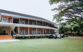 Saung Dolken Syariah Resort&Hotel